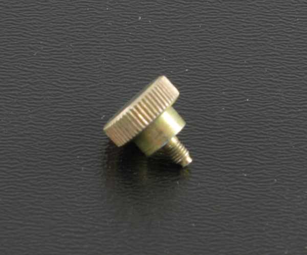 Knurled Screw for fixing the 